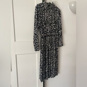 Pre-owned dress, Alfani, size 6, black/white